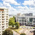 Central Apartment With Balcony And Views, Old Town, Metro