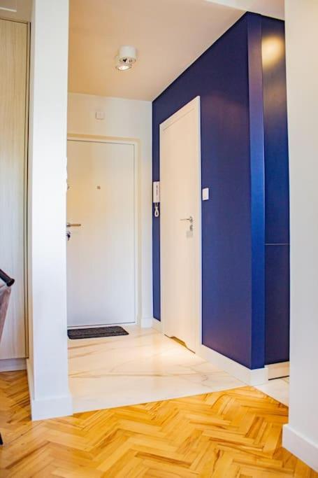 Leilighet With Balcony And Views, Old Town, Metro *