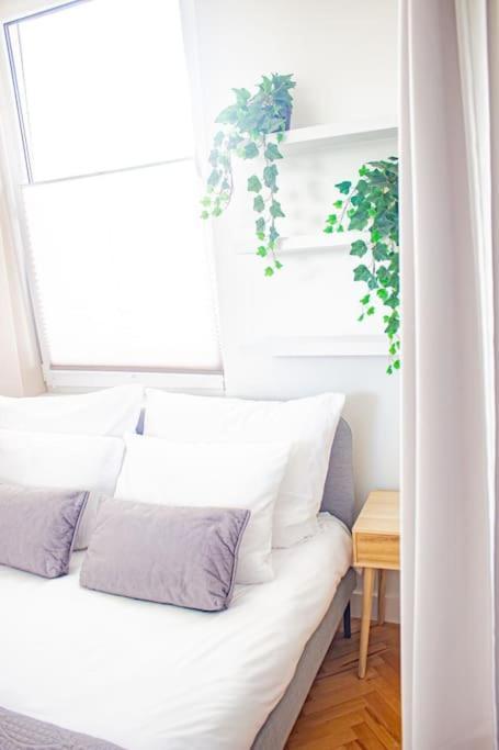 With Balcony And Views, Old Town, Metro Leilighet Warszawa